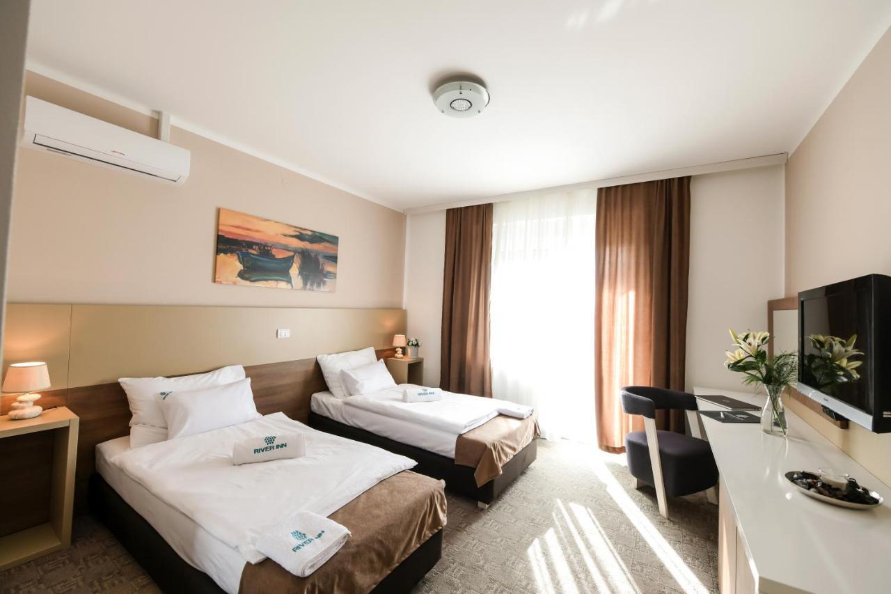 River Inn Stari Banovci 외부 사진