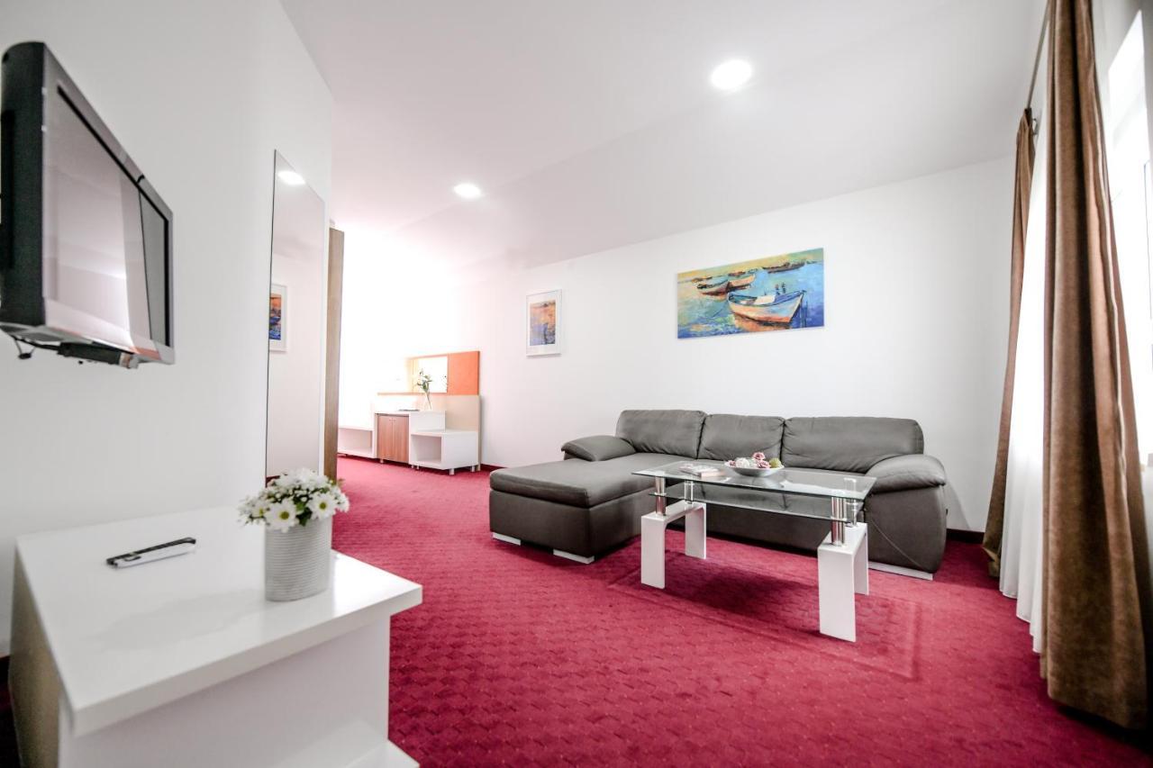 River Inn Stari Banovci 외부 사진