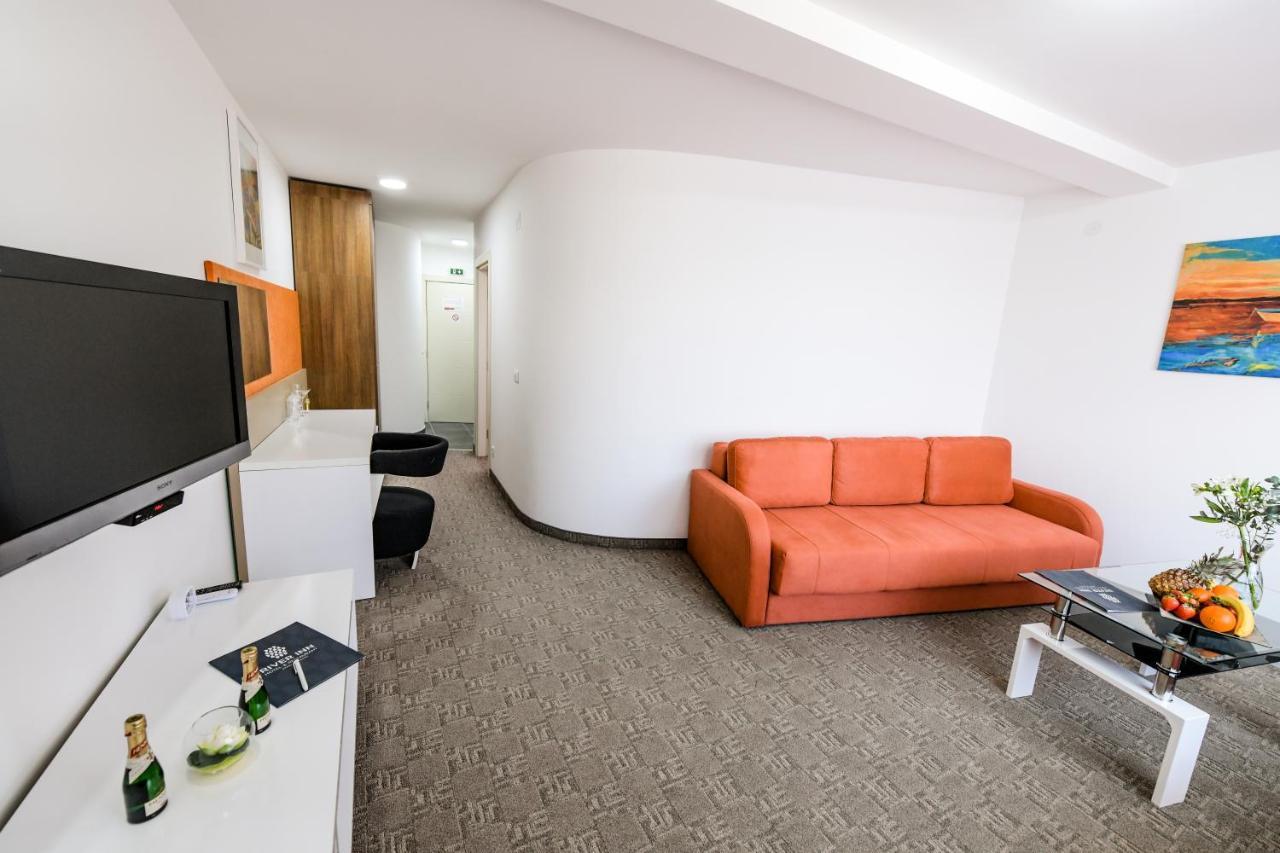 River Inn Stari Banovci 외부 사진