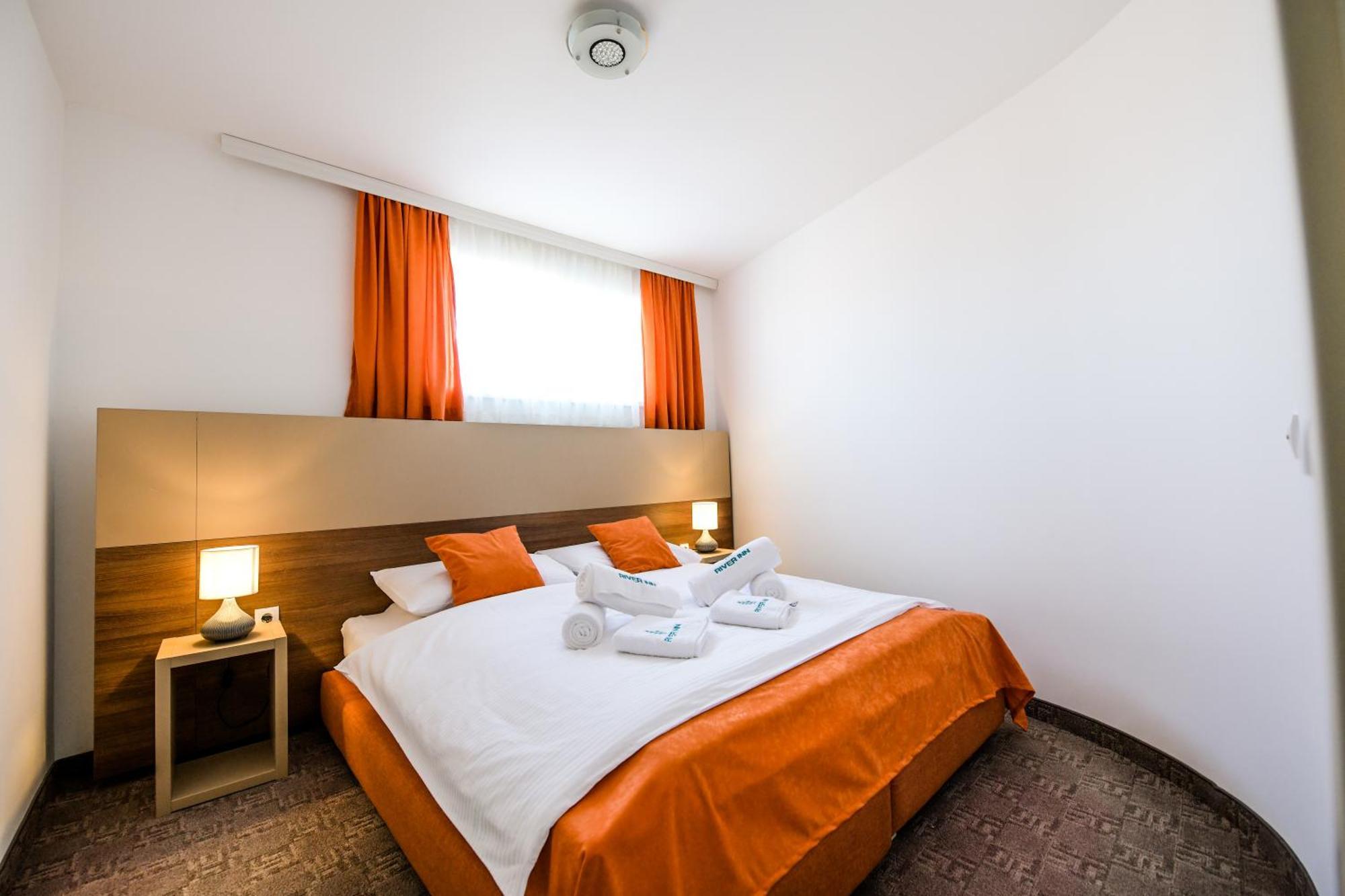 River Inn Stari Banovci 외부 사진